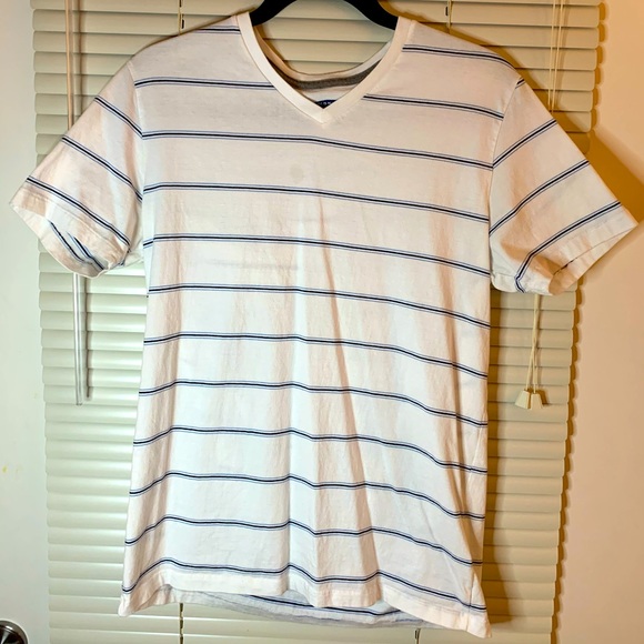 Old Navy retro style t-shirt. - Picture 2 of 3
